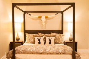 3 bedrooms, iron/ironing board, WiFi, bed sheets - Warner House | Charming Home in Belmont- walk Downtown (Charlottesville)