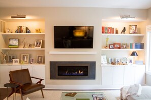 Interior - Warner House | Charming Home in Belmont- walk Downtown (Charlottesville)