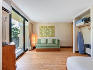 1 室のベッドルーム、アイロン / アイロン台、インターネット