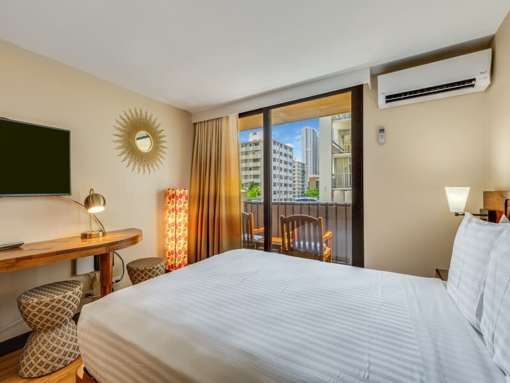 Waikīkī Studio w/Kitchenette - Bamboo Waikīkī Hotel #602 Reviews