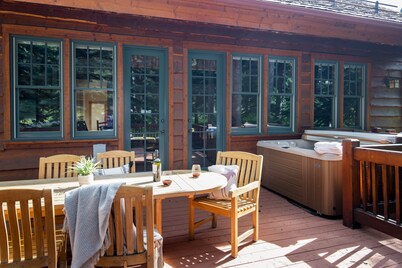 Outpost: Granite Ridge Homestead 3093 - Hot Tub!