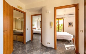 2 bedrooms, travel crib, free WiFi, bed sheets - Gorgeous home in Donnalucata (Donnalucata)