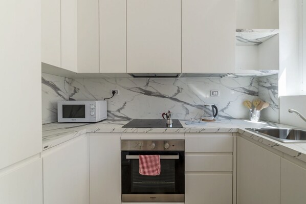 Fridge, microwave, oven, dishwasher