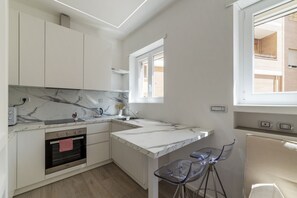 Fridge, microwave, oven, dishwasher