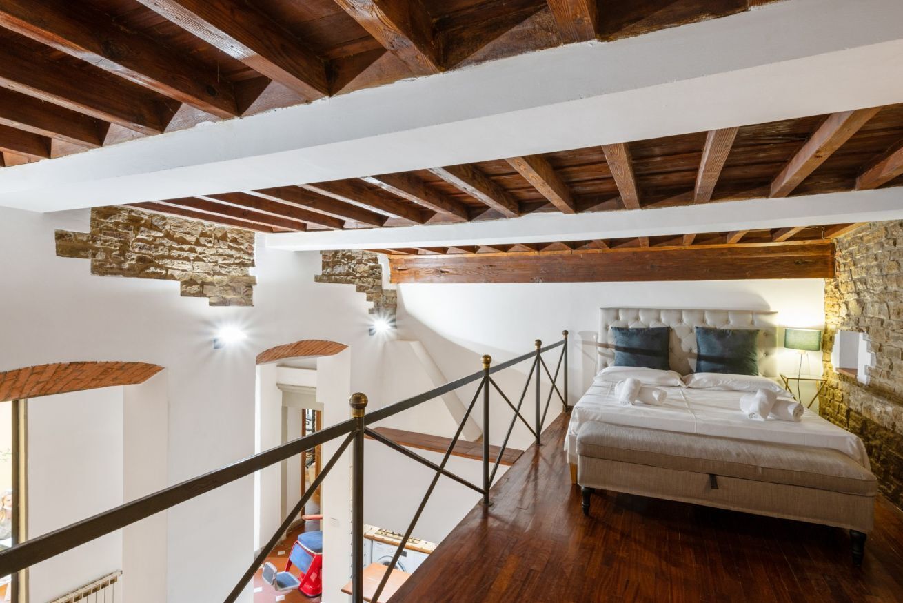 2 bedrooms, iron/ironing board, WiFi