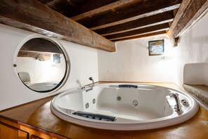 Dusche, Haartrockner, Bidet