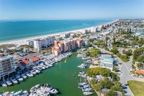 Marina - Salt Air, Sweet Escape (Madeira Beach)