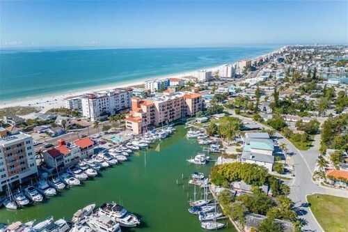 Salt Air, Sweet Escape