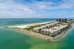 Imagen sin descripción, 3 de 40, botón