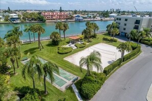 Imagen sin descripción, 4 de 40, botón