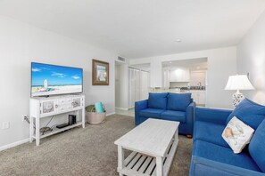 Living area - Wake Up to Ocean Views (Treasure Island)