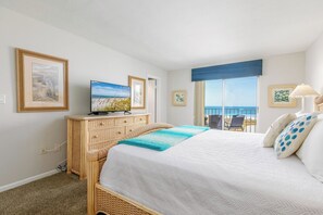 Room - Wake Up to Ocean Views (Treasure Island)
