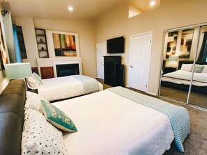 3 makuuhuonetta, silitysrauta/-lauta, vauvan matkasänky, Wi-Fi