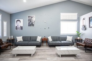 TV connectée, cheminée, Netflix, Hulu