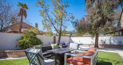 Luxury by the strip 5 star home close to LVB and airport. Great family home.