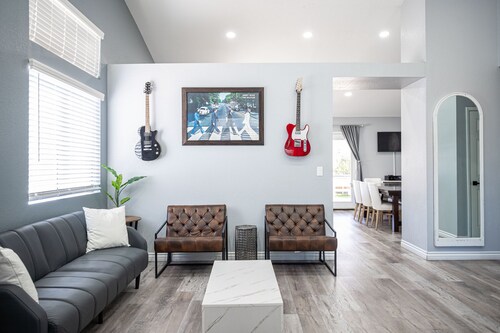 Luxury by the strip 5 star home close to LVB and airport. Great family home.