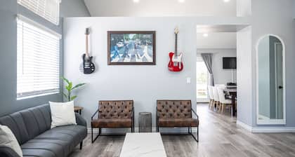 Luxury by the strip 5 star home close to LVB and airport. Great family home.