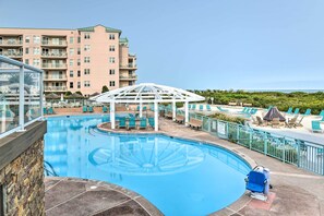 A heated pool - Private Beach! Oceanfront Wildwood Crest Retreat (Wildwood Crest)