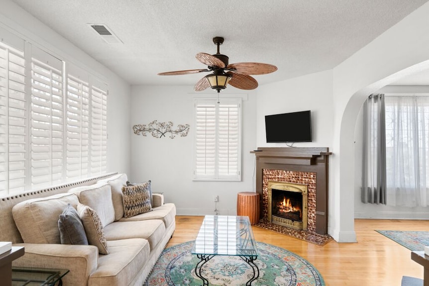 3 Story Home Near Downtown El Paso - 엘파소
