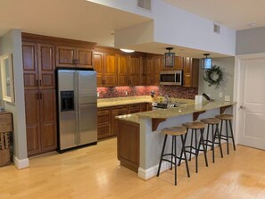 Fridge, microwave, oven, stovetop - Historic Condo in the Heart of Mount Adams (Cincinnati)