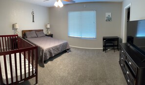 3 bedrooms, desk, iron/ironing board, travel crib
