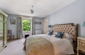 7 bedrooms, desk, iron/ironing board, Internet - Burncoose House -  a house that sleeps 14 guests  in 7 bedrooms (Redruth)