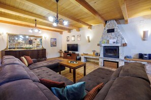 Villa | Living room | DVD player