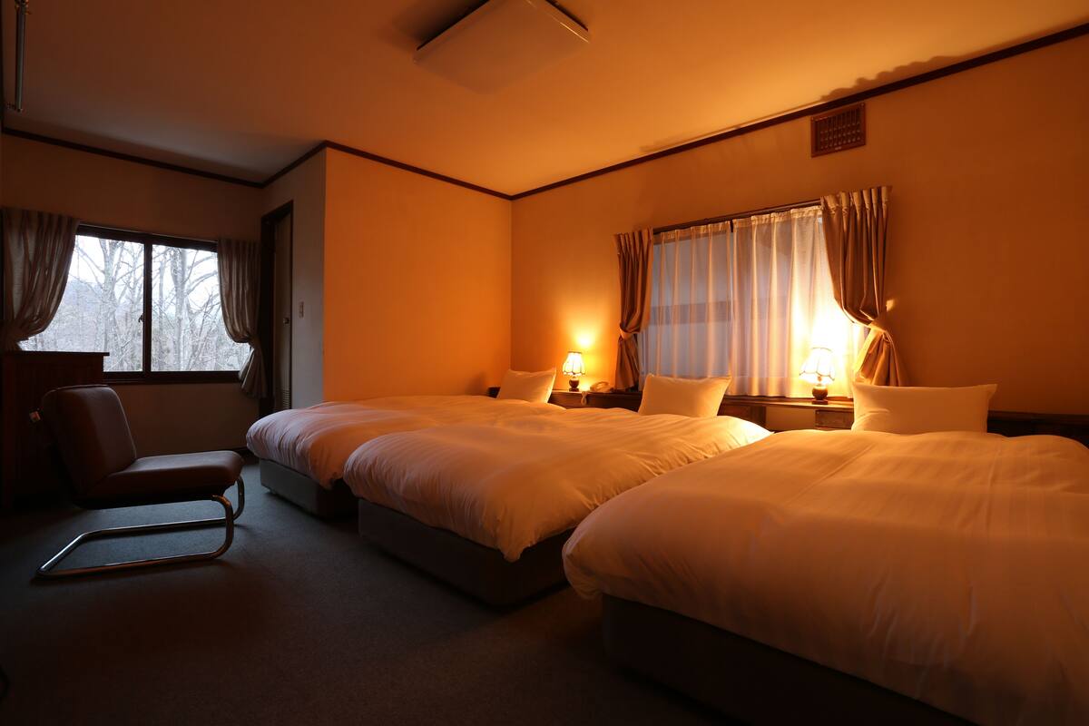 Free WiFi, bed sheets