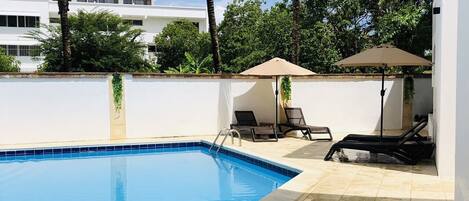 Innenpool, Außenpool