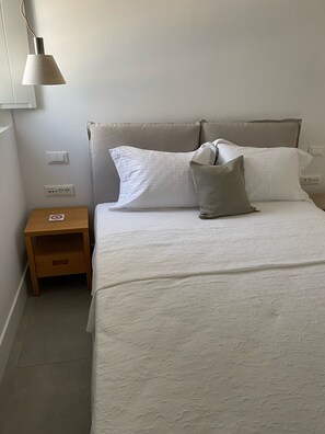 4 bedrooms, WiFi, bed sheets