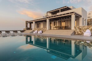 An infinity pool