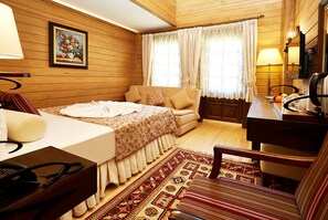Minibar, in-room safe, laptop workspace, blackout drapes - Royal Uzungol Hotel Spa & Restaurant (Çaykara)
