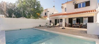 Vitamin Sea- Contemporary Beach Villa with heated pool
