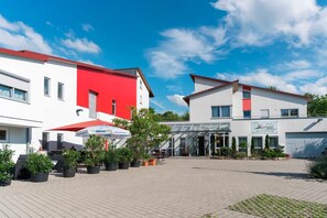 Exterior - Double room 8 - Müllers Weingut und Weinstube im Auerberg (Nordheim)