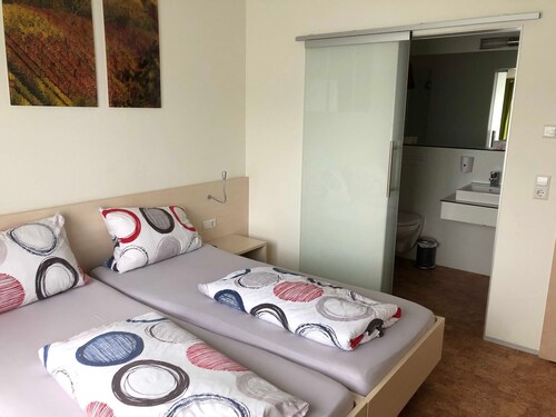 Double room 8 - Müllers Weingut und Weinstube im Auerberg