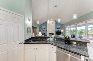 Refrigerador, parrilla de estufa y lavavajillas 