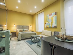 1 habitación, tabla de planchar con plancha, internet y ropa de cama 