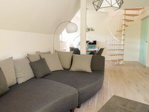 Unclassified image, 5 of 14, button