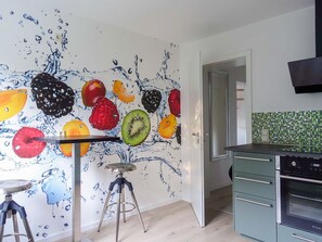 Unclassified image, 4 of 14, button