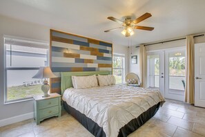 3 bedrooms, iron/ironing board, Internet, bed sheets - Shop, Swim & Sunbathe: North Port Gem w/ Lanai! (North Port)