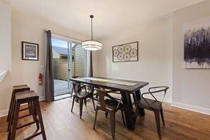 Interior - Tranquility On The Bluffs 3 Bedroom Townhouse by RedAwning (Bend)