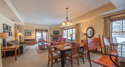 Wheelchair Accessible 2-Bedroom Slopeside Condo - No Cleaning Fee! by RedAwning