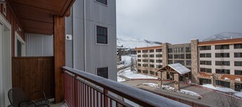 Updated 1 Bedroom In Mountaineer Square Condo - No Cleaning Fee! by RedAwning