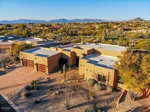 House, 3 Bedrooms | Exterior