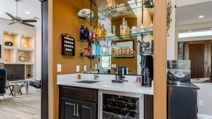 House, 3 Bedrooms | Private kitchen | Coffee/tea maker, fridge, oven, toaster - Casa Monument 3 Bedroom Home by RedAwning (Scottsdale)