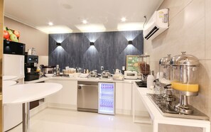 Desayuno buffet incluido todos los días 