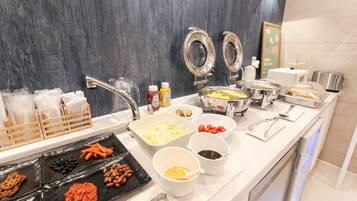 Free daily buffet breakfast