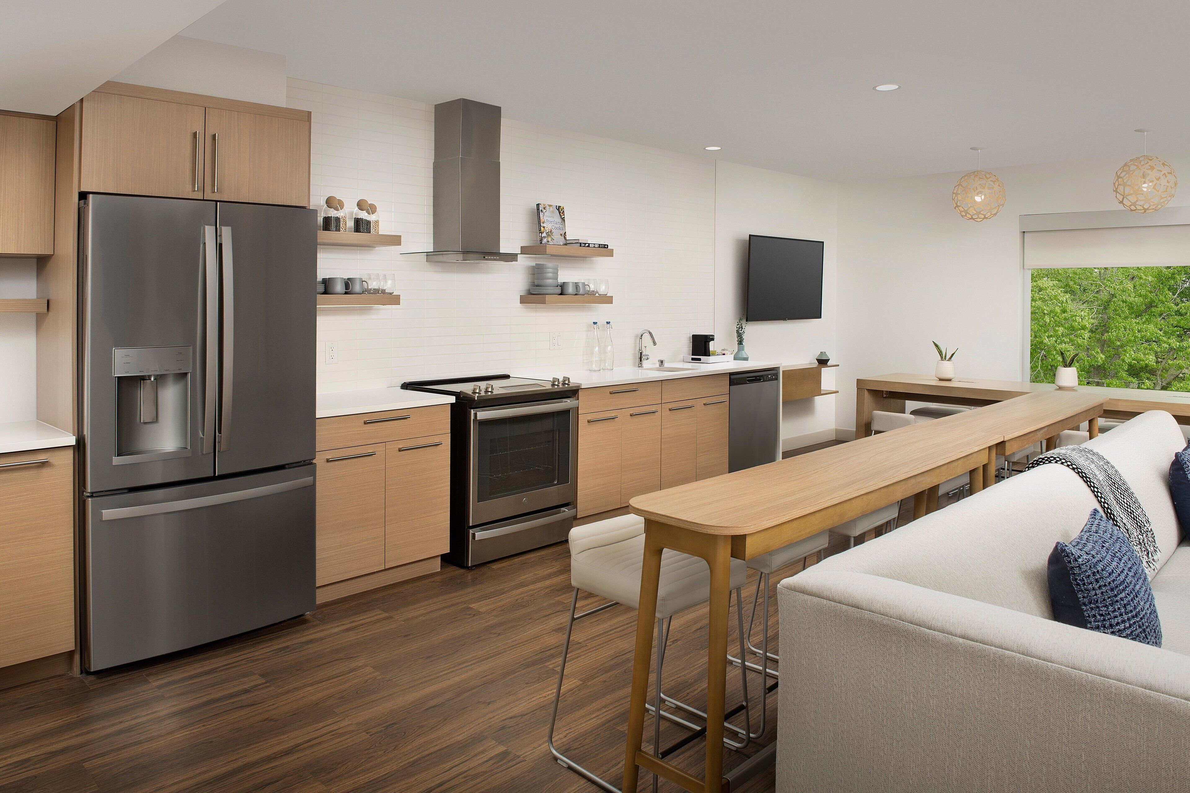 microwave, coffee/tea maker, electric kettle, toaster