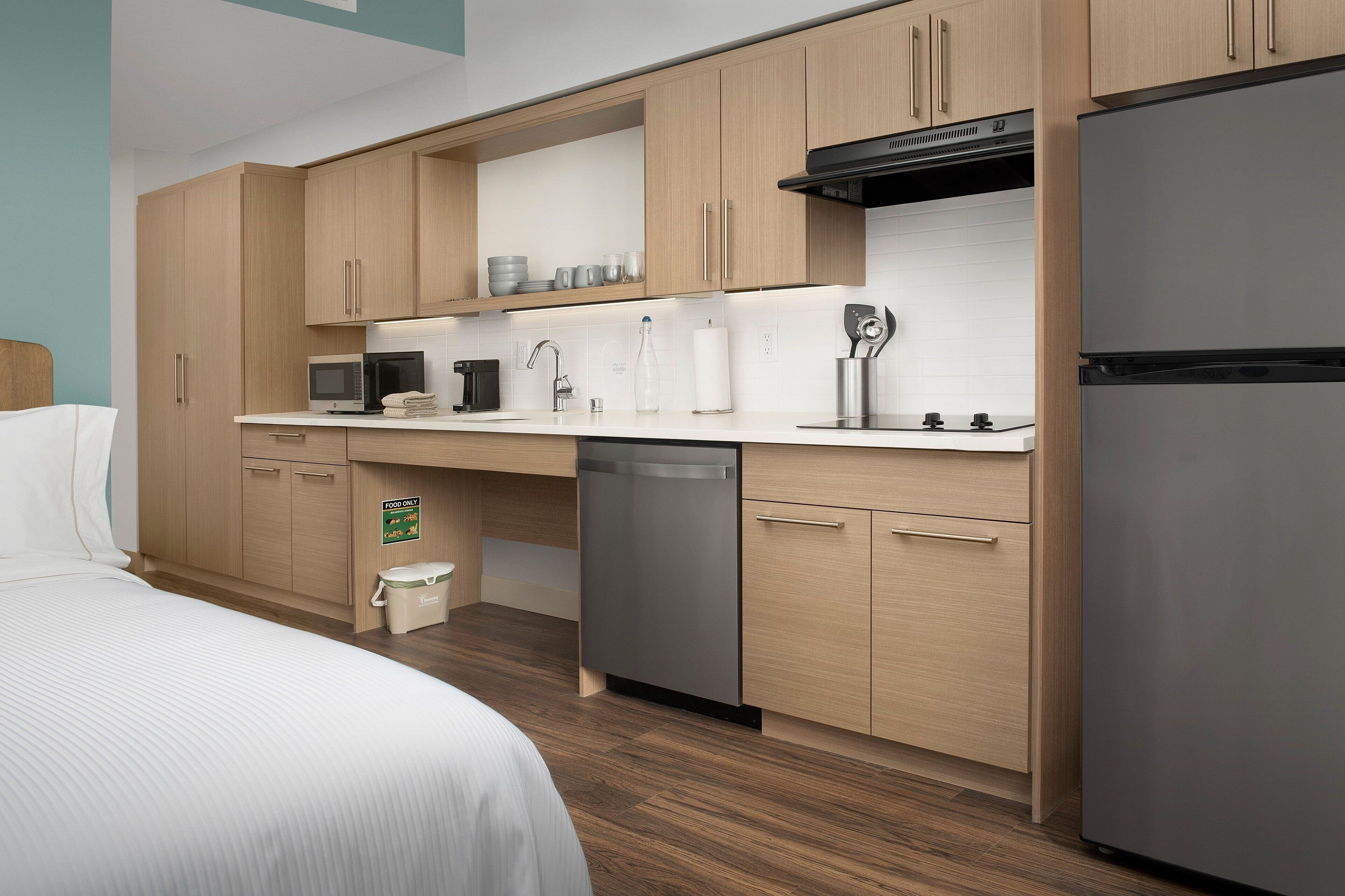 studio, 2 queen beds | private kitchen | microwave, coffee/tea maker, electric kettle, toaster