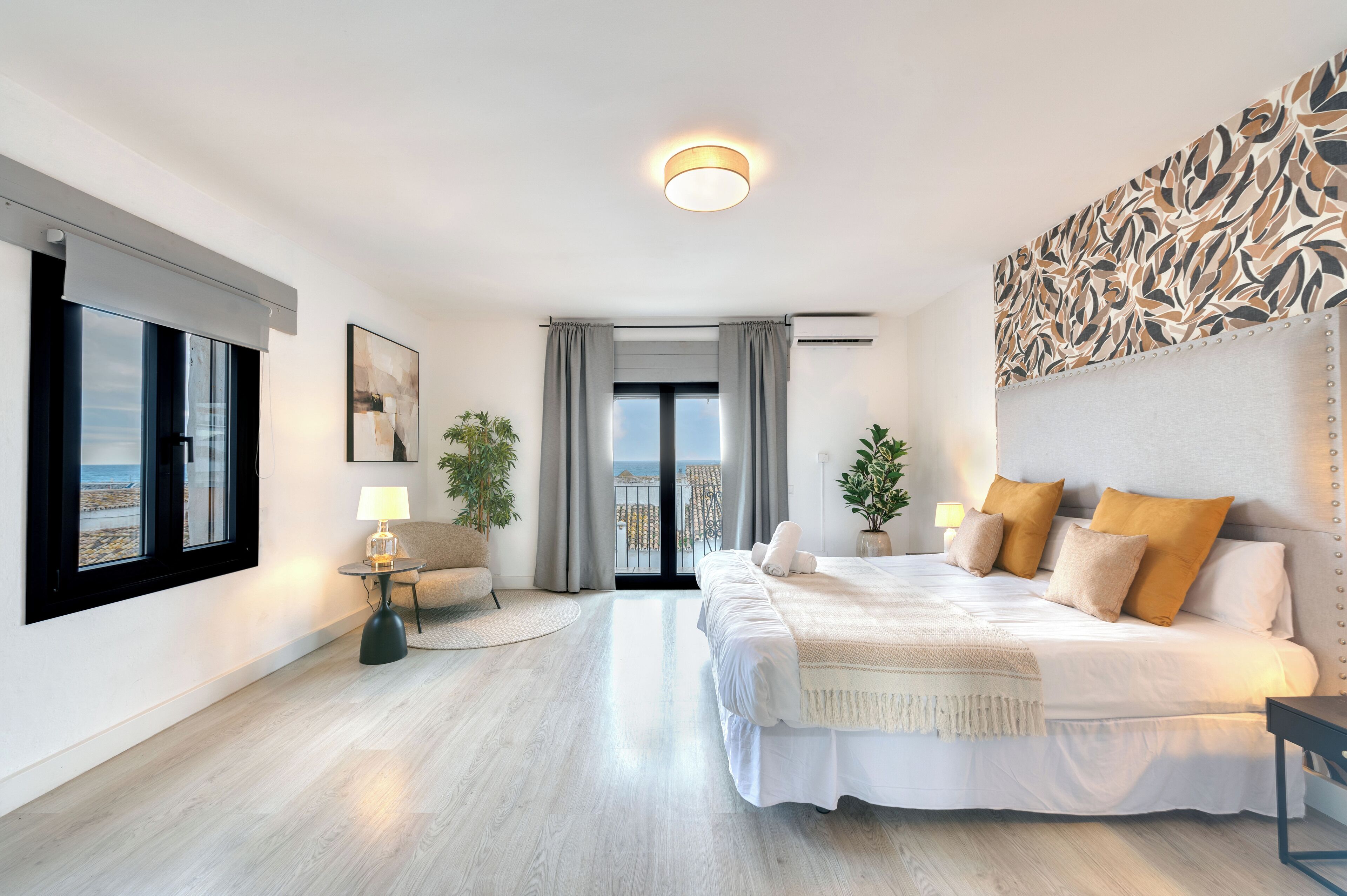 5 slaapkamers, een strijkplank/strijkijzer, internet, beddengoed